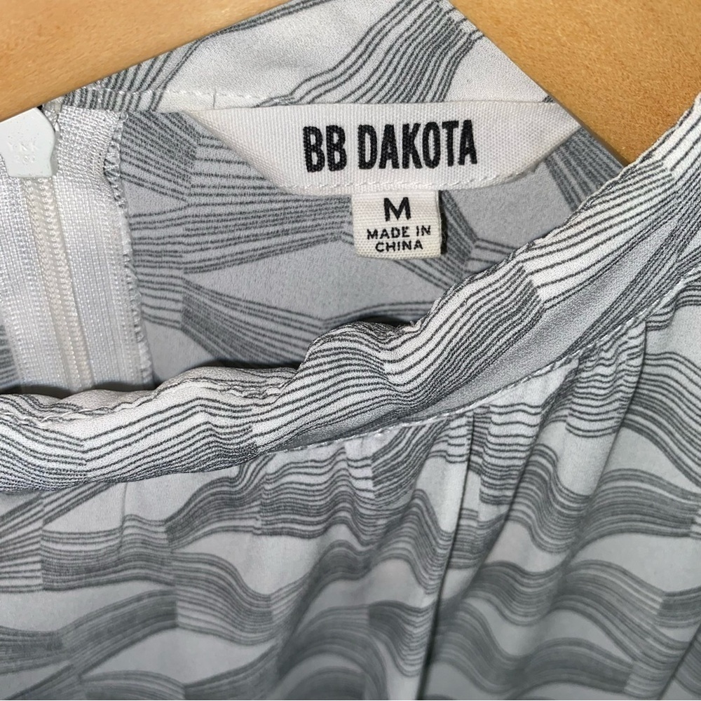 BB Dakota Grey High Neck Shift Dress - Picture 6 of 6